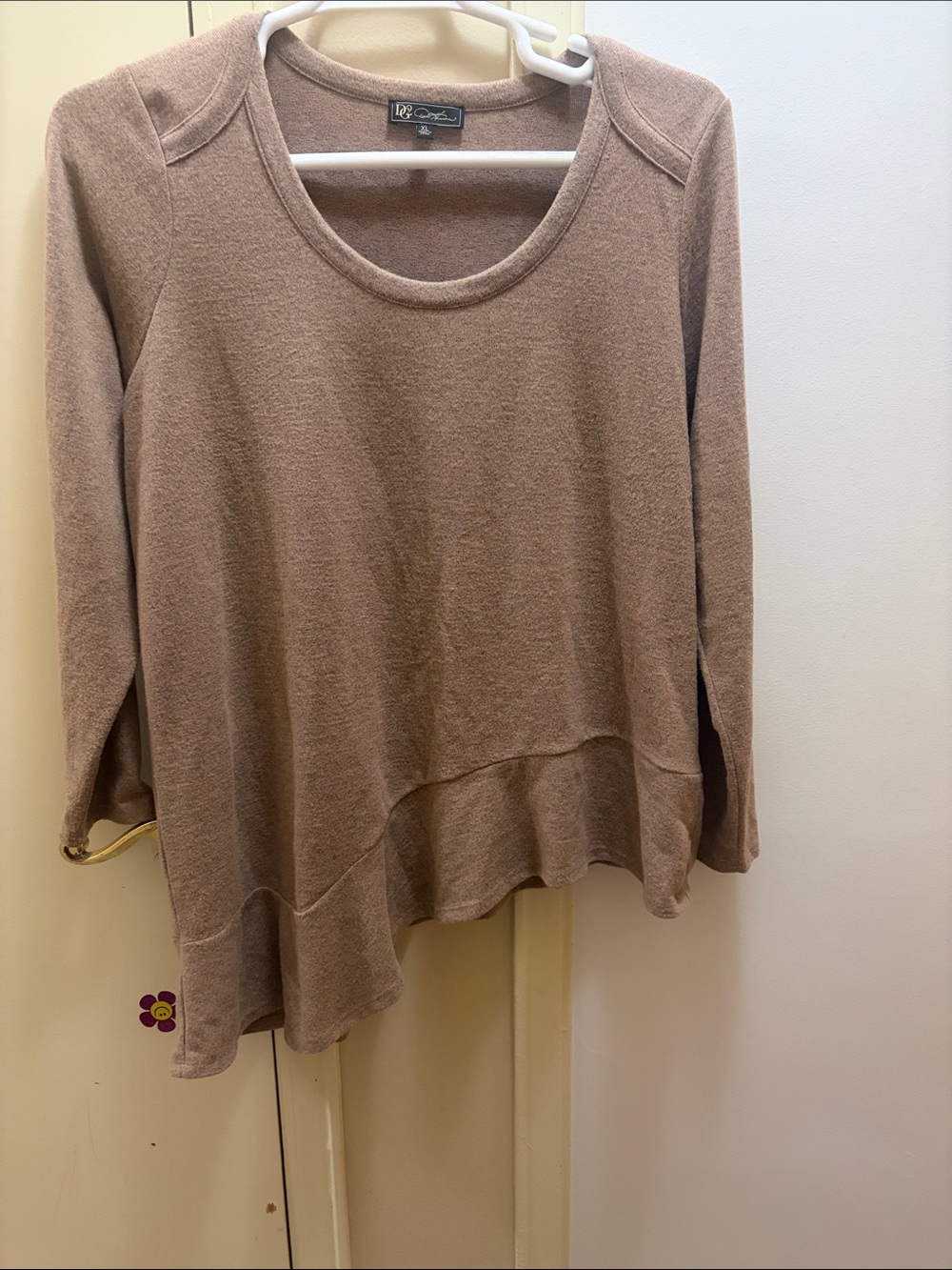 DG2 by Diane Gilman Taupe Scoop Neck Long-Sleeve Top